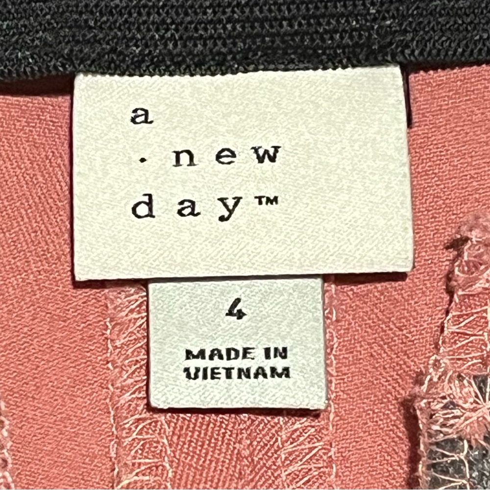 A New Day Skinny Ankle Pants High Rise Flattering Flat Front Salmon Pink Sz 4 - Picture 4 of 5